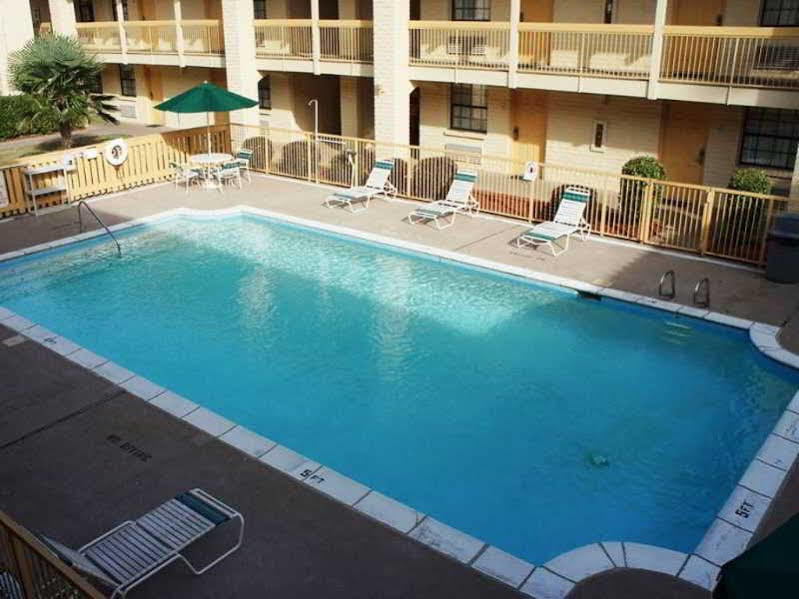 Days Inn By Wyndham Augusta Washington Rd Exterior foto